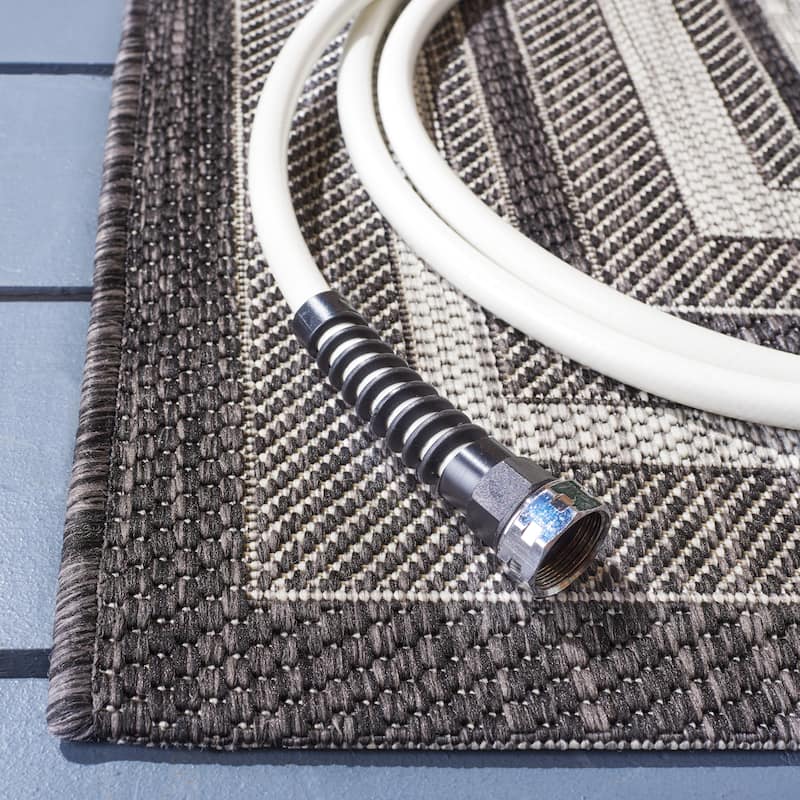 SAFAVIEH Courtyard Vickie Indoor/ Outdoor Waterproof Patio Backyard Rug