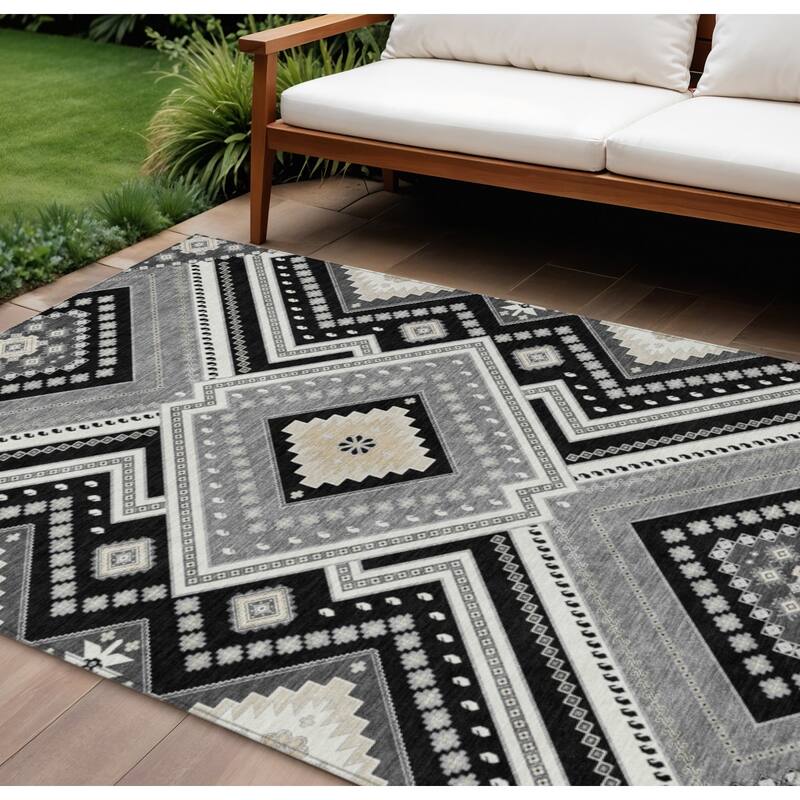 HomeRoots Tribal Transitional Rectangle Outdoor Rug - 8' X 10'