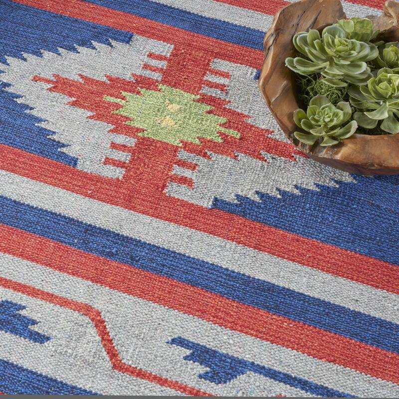 Corap Southwestern Woven Low Pile with Fringe Area Rug By HomeRoots - 120' X '96' X '0.25