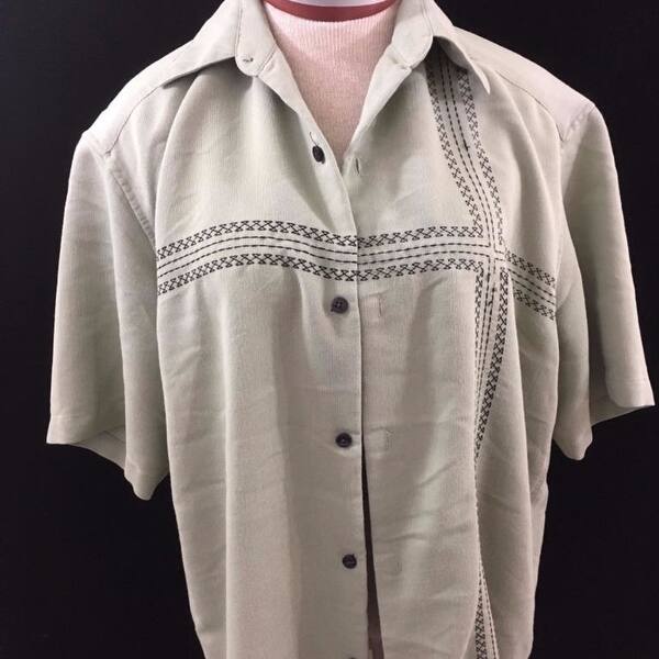 Shop Axcess Short Sleeve Collared Top Button Down Size M Green