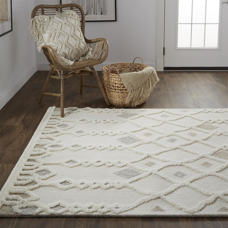 Zowu Geometric Stain Resistant Area Rug By HomeRoots - 2' x 3'
