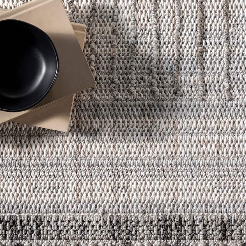 Nuloom Lyla Modern Geometric Tassel Area Rug