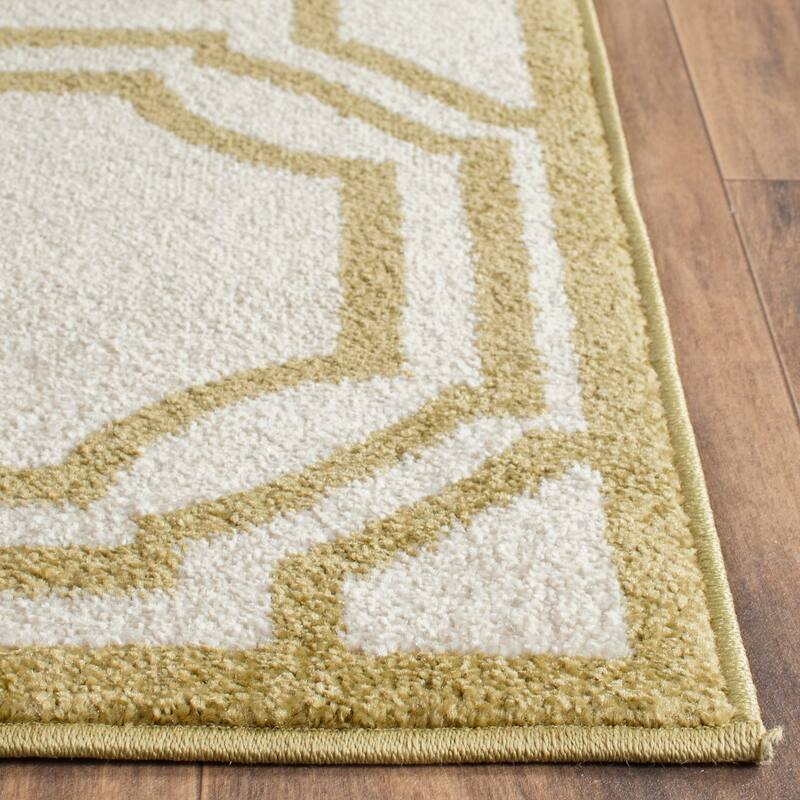 SAFAVIEH Amherst Aleksei Modern Rug