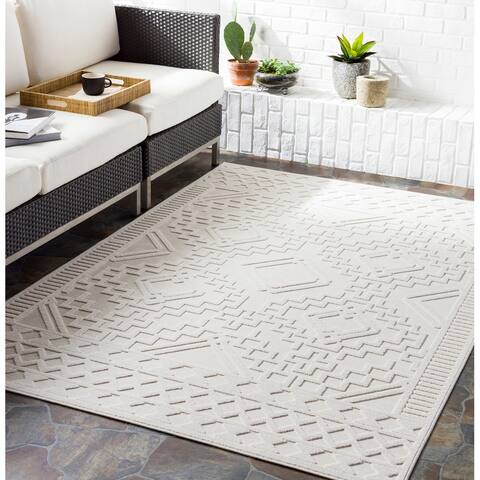 Tylee Indoor/Outdoor Southwest Diamond Area Rug