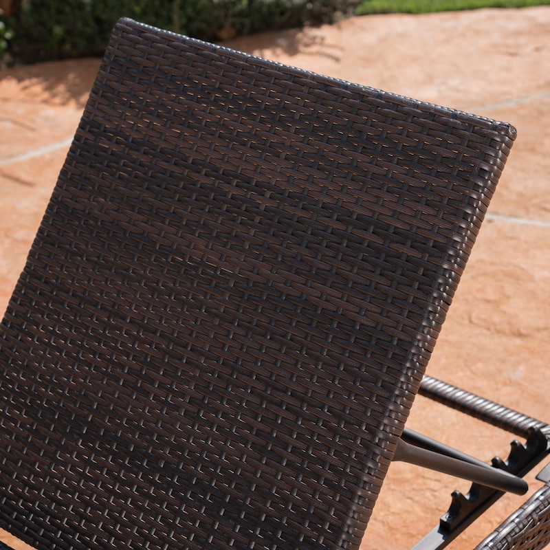 Jamaica Outdoor Wicker Chaise Lounge (Set of 4) by Christopher Knight Home