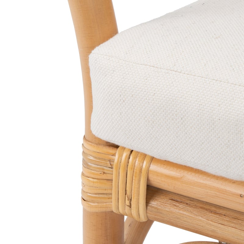 SAFAVIEH Vada Coastal Rattan Accent Chair with Cushion - 28.2" W x 27.2" L x 33.1" H - 28Wx27Dx33H