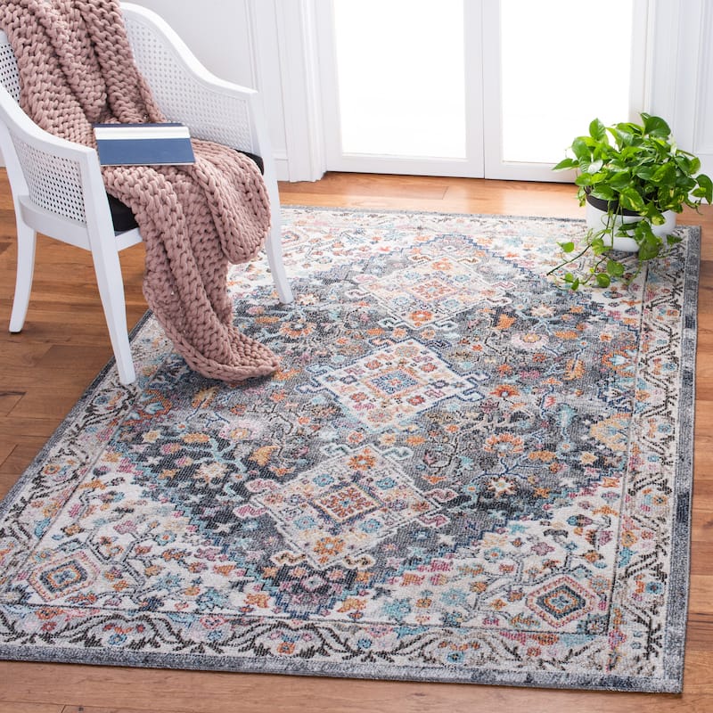 SAFAVIEH Phoenix Pennie Medallion Distressed Rug - 4'5" x 6'5" - Ivory/Grey