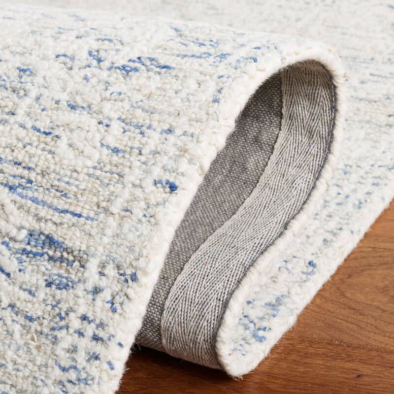 SAFAVIEH Handmade Abstract Torild Medallion Wool Rug