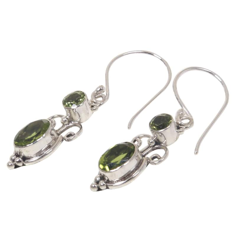 NOVICA Novica Handmade Peridot 'Crown Princess' Earrings (Indonesia) - 1.2*0.4 - 1.2*0.4 - Green - Green - A - Peridot - White