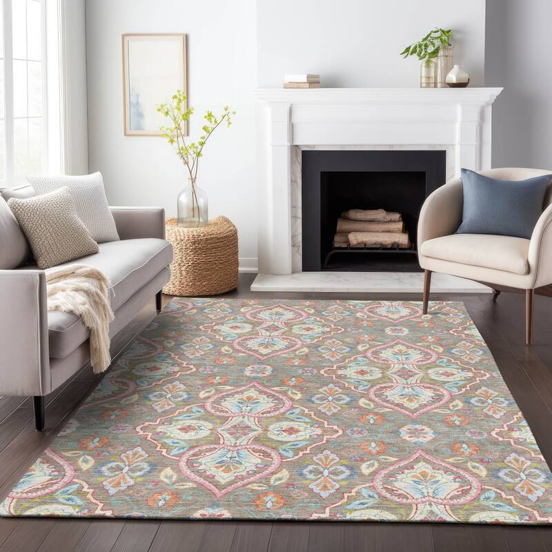Machine Washable Indoor/Outdoor Traditional Spades Chantille Rug