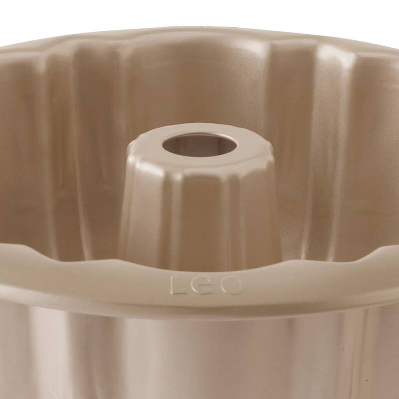 BergHOFF Balance Non-stick Carbon Steel Fluted Cake Pan 10.25"