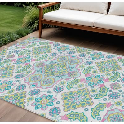 HomeRoots Medallion Traditional Rectangle Outdoor Rug