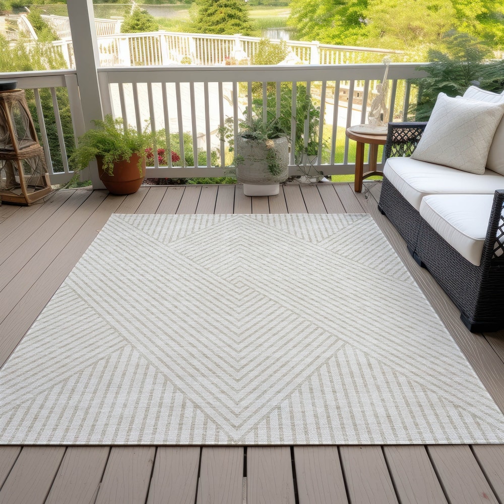 Machine Washable Indoor/ Outdoor Modern Geo Chantille Rug