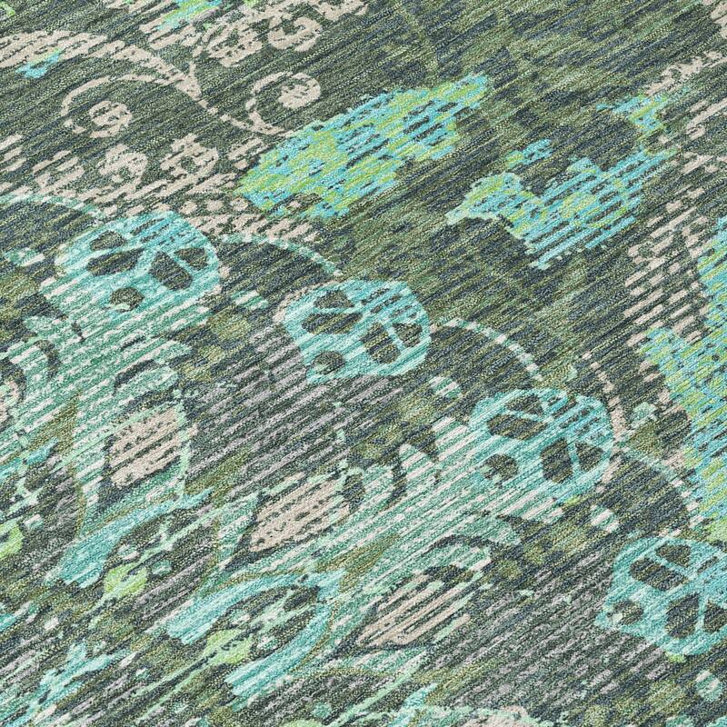 Machine Washable Indoor/ Outdoor Traditional Pinwheel Chantille Rug
