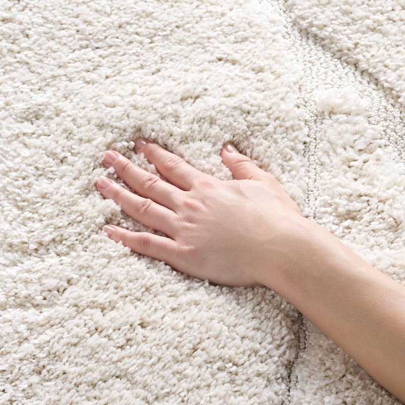 SAFAVIEH Florida Shag Staka Abstract Waves 1.2-inch Area Rug - 6' x 8' - Creme