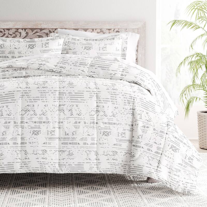 Becky Cameron Ultra Soft Distressed Field Down-Alternative Comforter