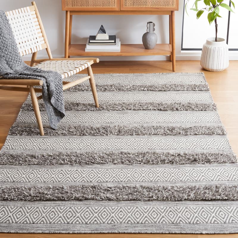SAFAVIEH Handmade Vermont Adriane Rustic Boho Stripe Wool Rug - 6' x 9' - Brown/Ivory