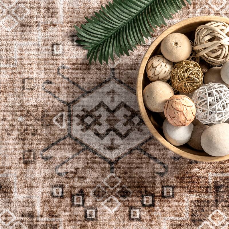 Jessamine Geometric Machine Washable Area Rug