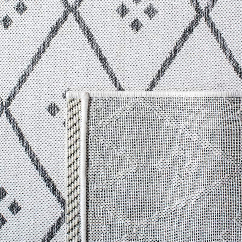 SAFAVIEH Courtyard Mauriceta Indoor/ Outdoor Waterproof Patio Backyard Rug