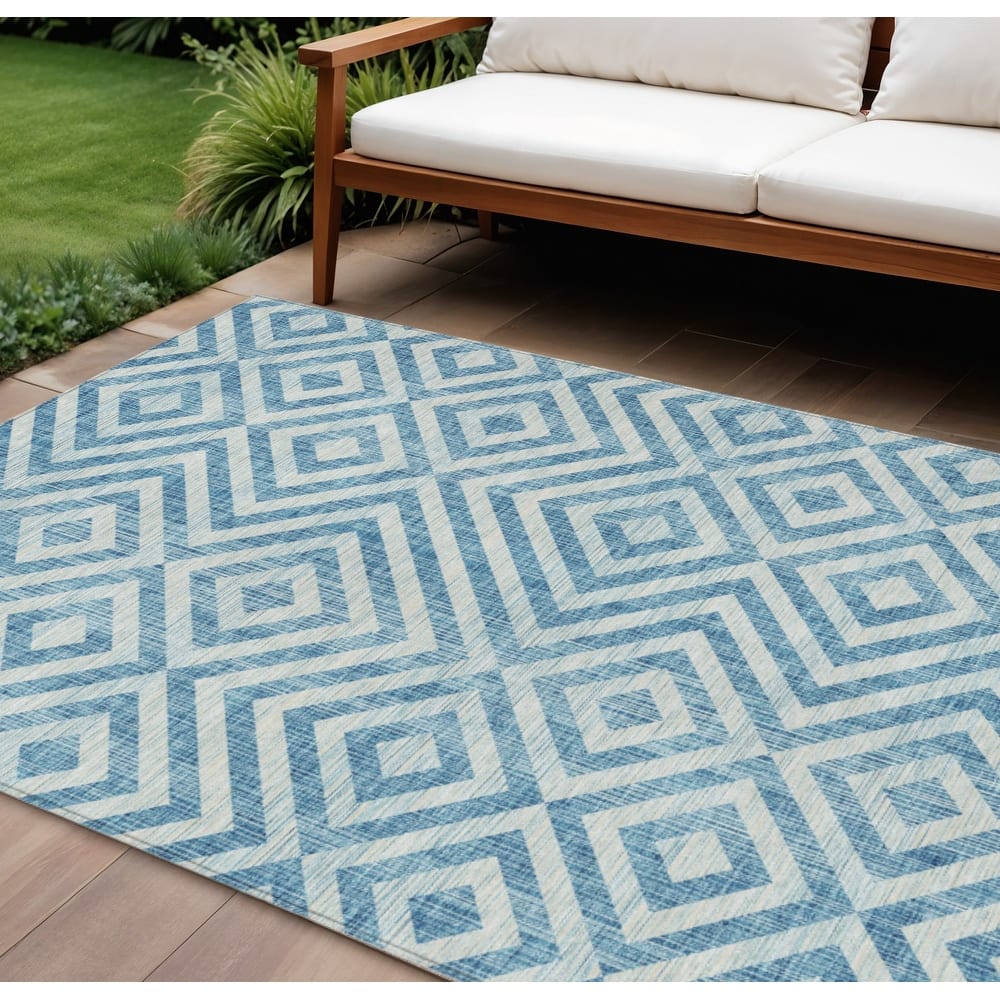 HomeRoots Geometric Transitional Rectangle Outdoor Rug