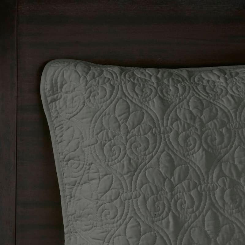 Madison Park Mansfield Reversible Oversized 3-piece Solid Texture Bedspread Quilt Set with Matching Shams
