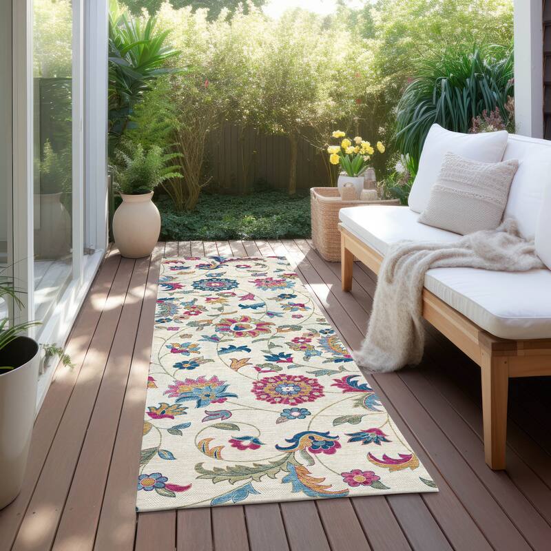 Machine Washable Indoor/ Outdoor Traditional Chantille Rug - Linen - 2'3" x 7'6"