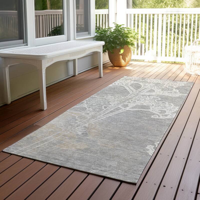 Machine Washable Indoor/ Outdoor Modern Floral Chantille Rug - Silver - 2'3" x 7'6"