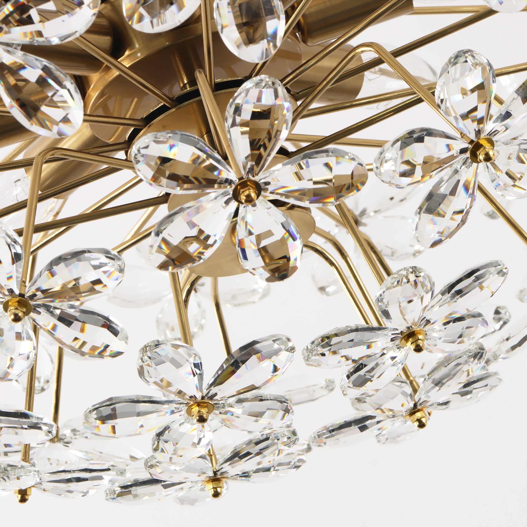 Rennnsan 8-Light Brass Crystal Floral Basket Chandelier with Daisy