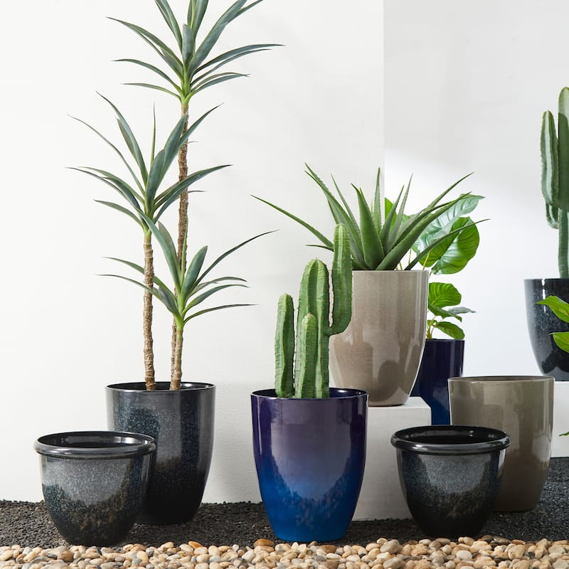 Glitzhome 16.75"H Set of 2 Oversized Eco-Friendly PE/Resin Faux Ceramic Tall Plastic Planter Porch Pot