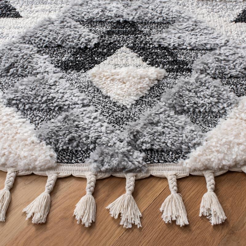SAFAVIEH Moroccan Tassel Shag Kobi 2-inch Thick Rug