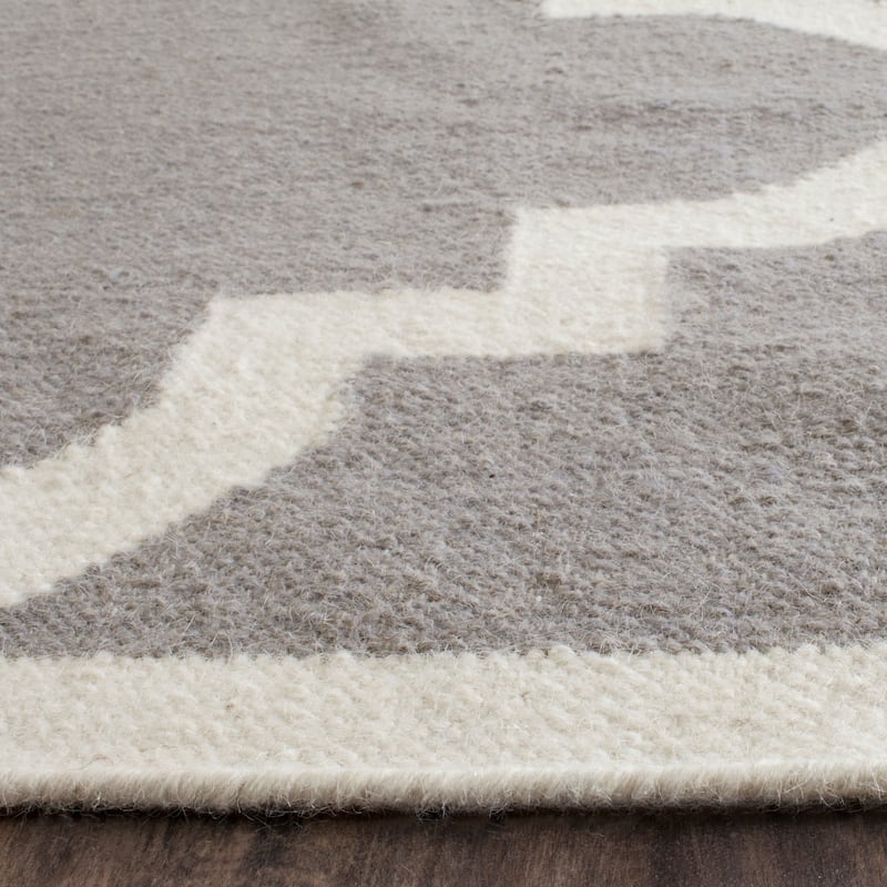 SAFAVIEH Handmade Flatweave Dhurries Jinan Modern Moroccan Wool Rug