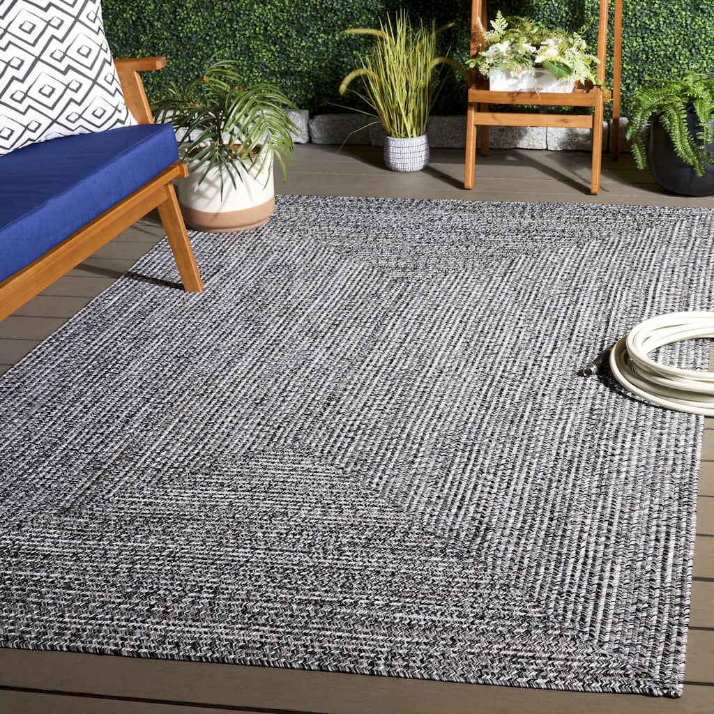 SAFAVIEH Handmade Braided Marloes Washable Indoor/Outdoor Rug - Weather Resistant & Easy Cleaning