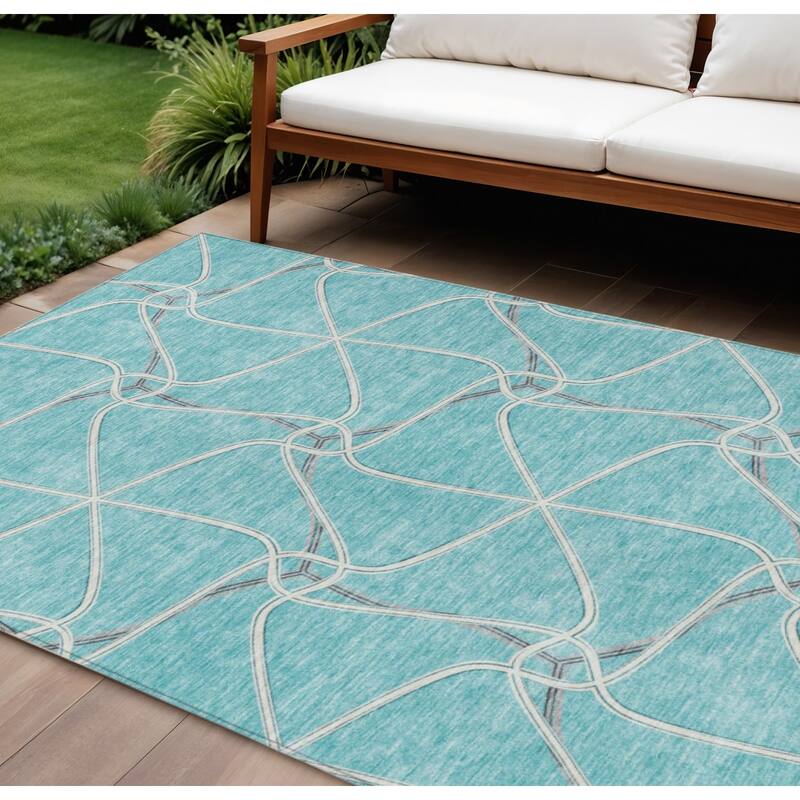 HomeRoots Geometric Transitional Rectangle Outdoor Rug - 8' X 10'