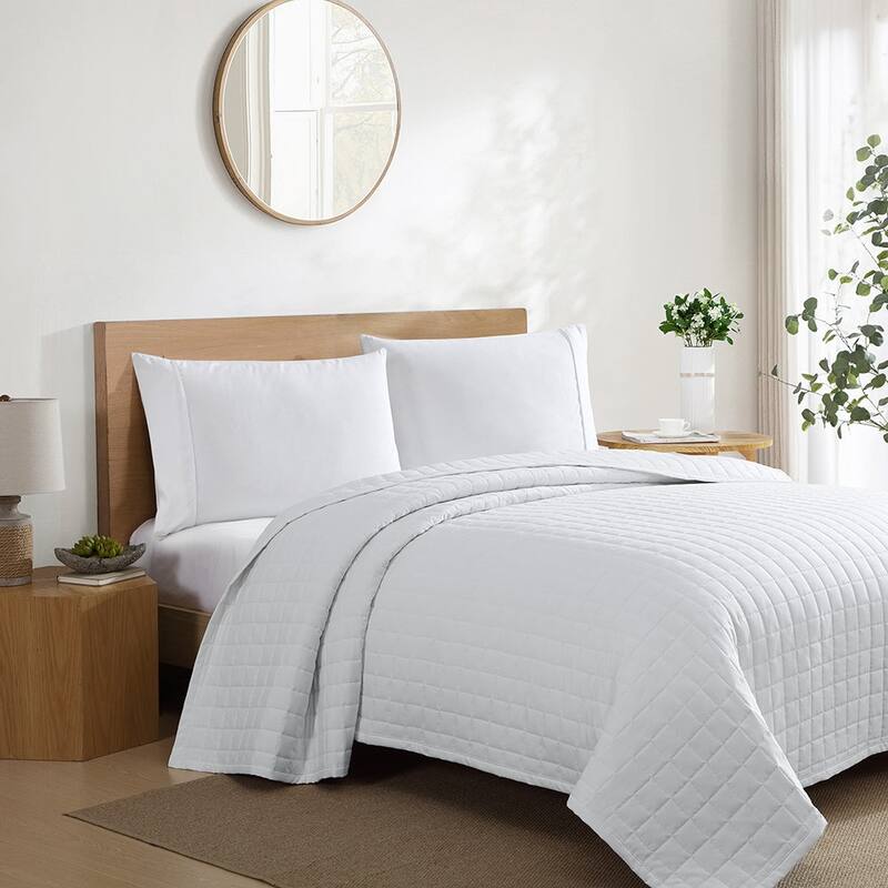 Jennifer Adams Lux Ultra-Soft Lightweight California Square Quilt
