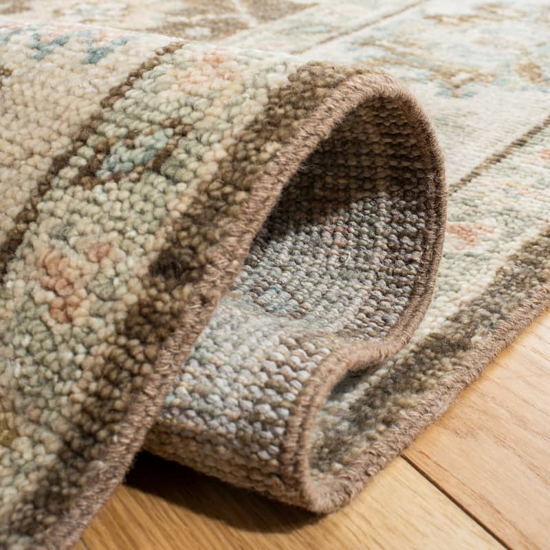 SAFAVIEH Hand-Knotted Samarkand Allyn Traditional Wool Rug