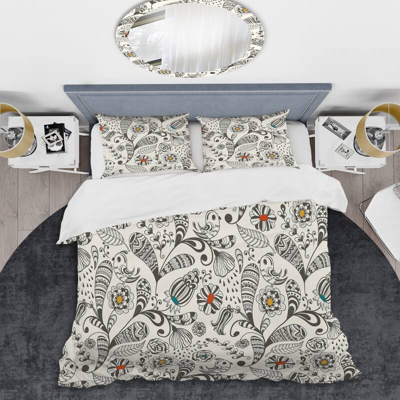 Designart 'Silver Floral Paisley' Patterned Duvet Cover Set