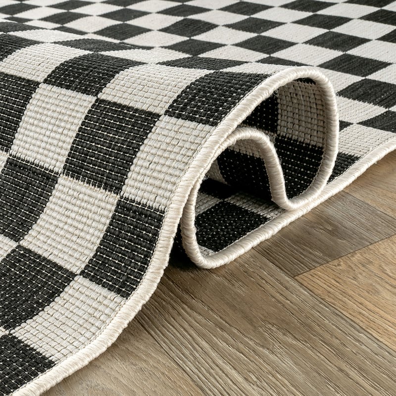 World Rug Gallery Contemporary Checkered Weather Resistant Reversible Indoor/Outdoor Area Rug