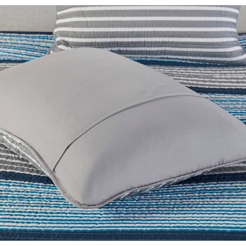 Intelligent Design Matteo Teal Reversible Quilt Set with Throw Pillows