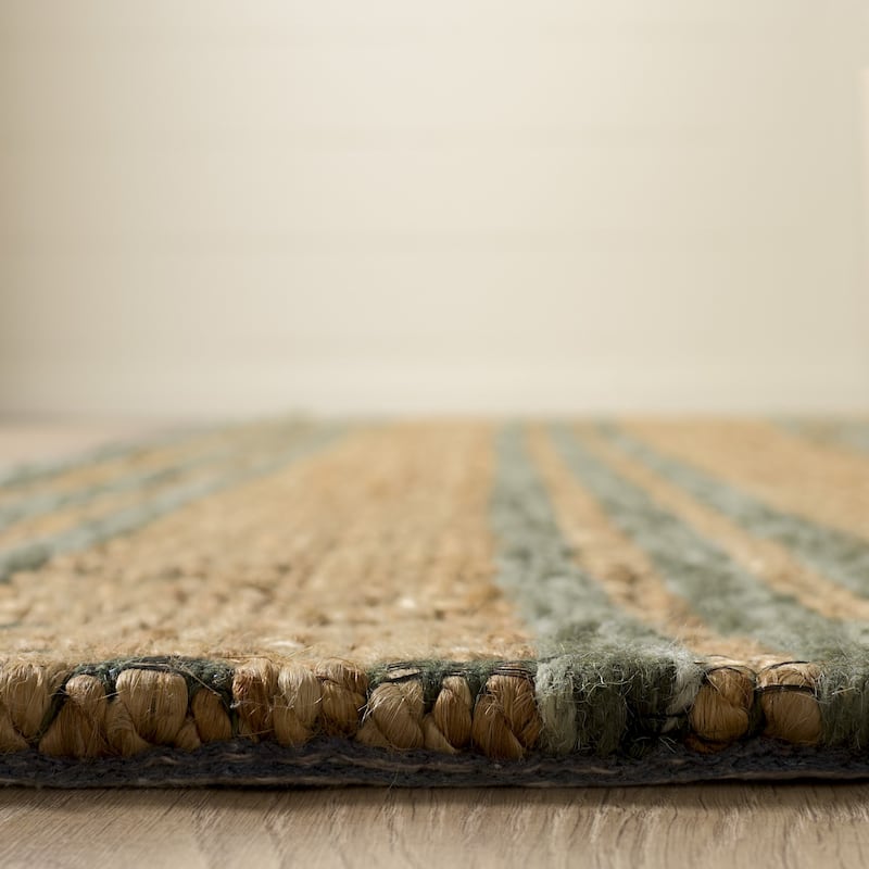 Martha Stewart by SAFAVIEH Handmade Tulia Jute Rug
