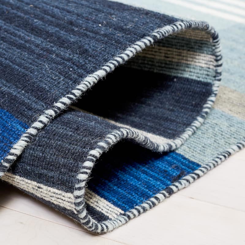 SAFAVIEH Striped Kilim Irsila Wool Fringe Rug