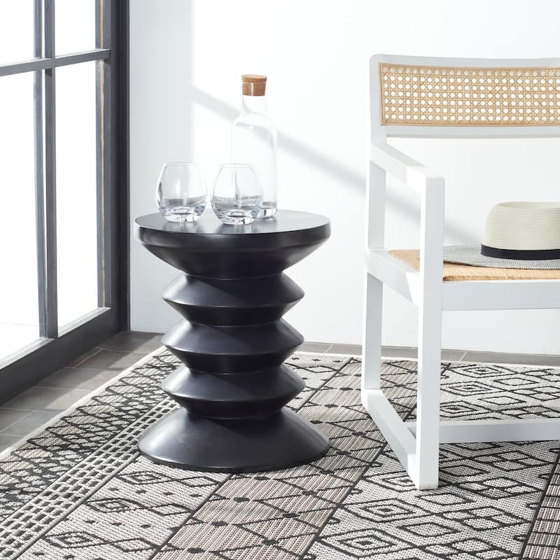 SAFAVIEH Outdoor Andrada Concrete Stool - 14.96" W x 14.96" L x 17.72" H - 15Wx15Dx18H