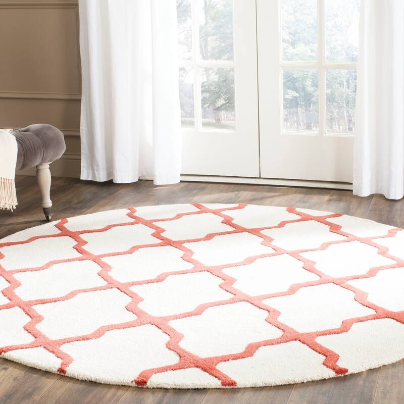 SAFAVIEH Handmade Cambridge Eirny Moroccan Trellis Wool Rug - 6' Round - Ivory/Rust