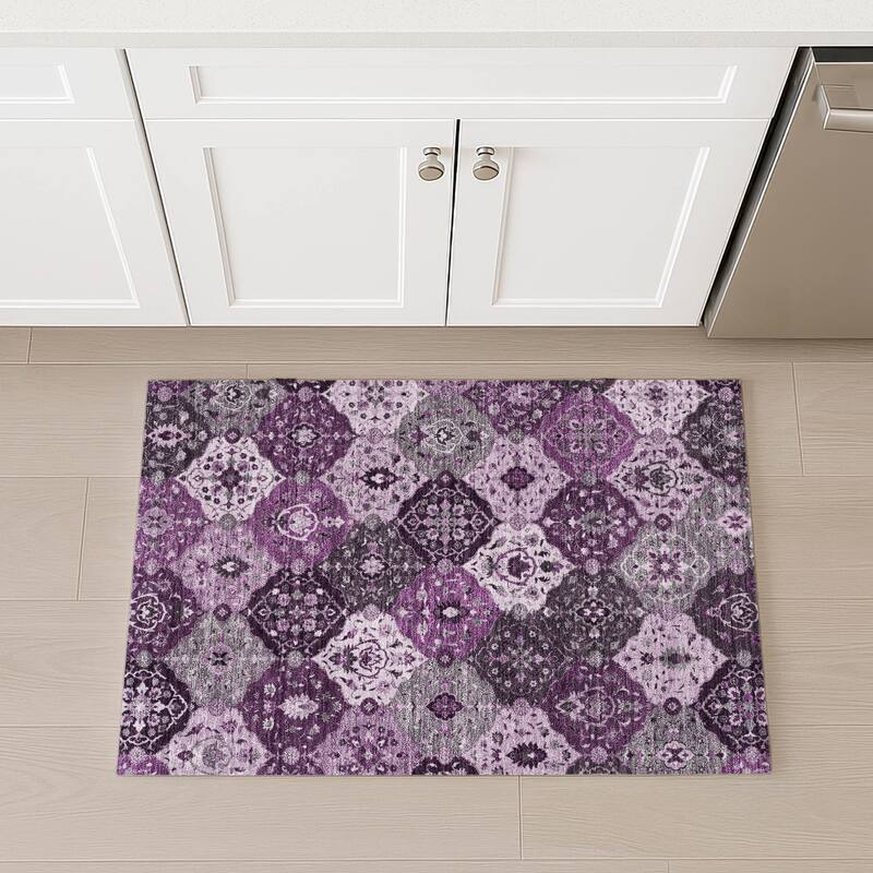 Machine Washable Indoor/ Outdoor Traditional Panel Chantille Rug
