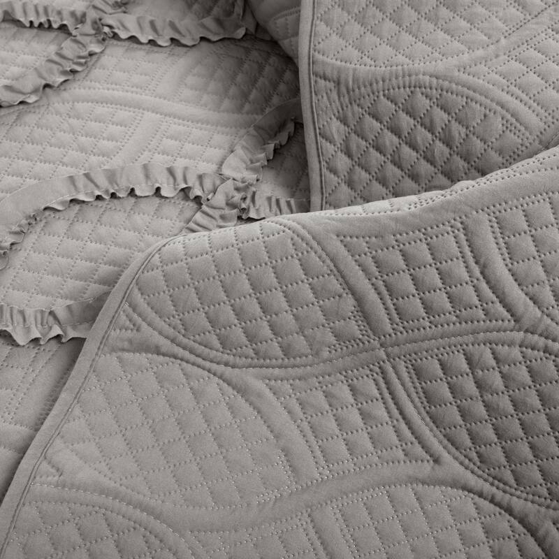 Lush Decor Avon Textured Ruffle 3 Piece Quilt Set