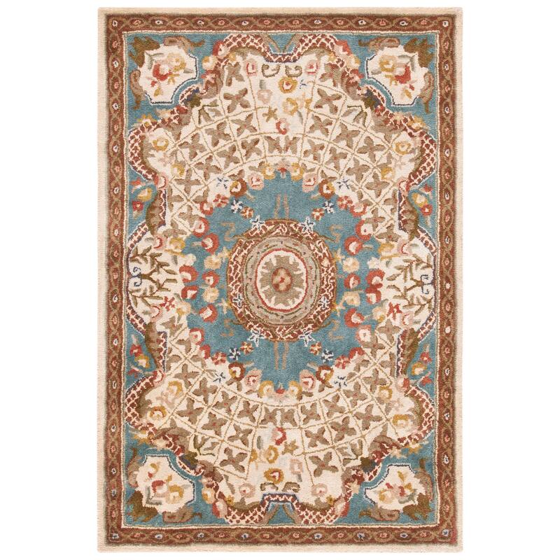 SAFAVIEH Handmade Classic Traiana Traditional Oriental Wool Rug - 4' x 6' - Ivory/Light Blue