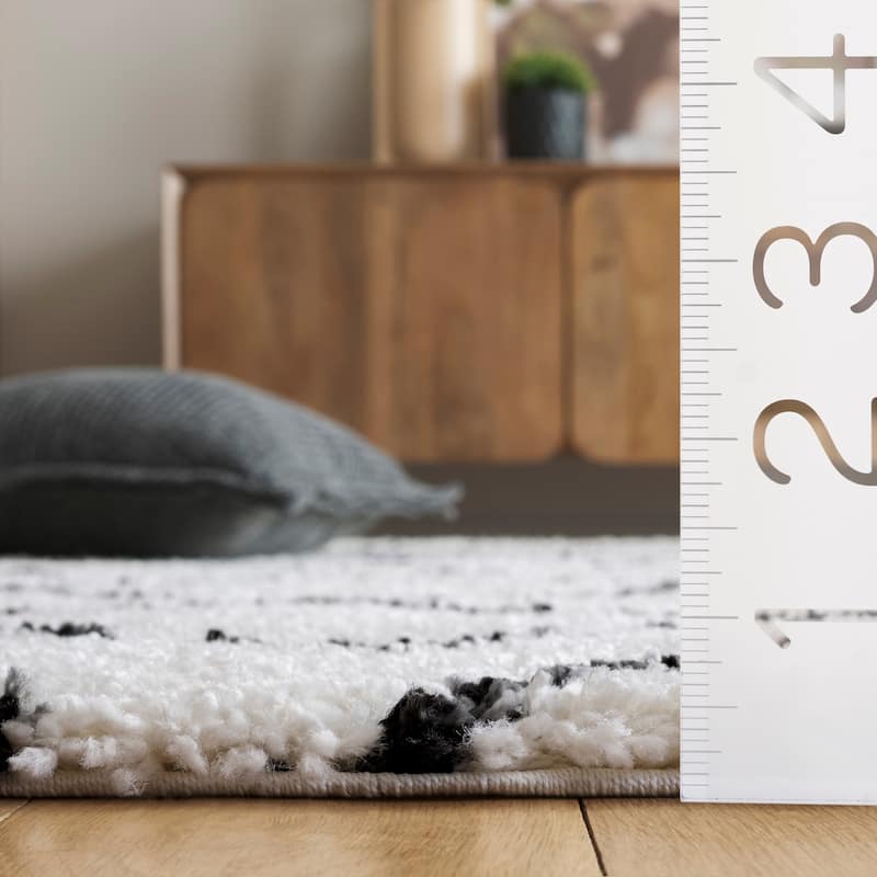 SAFAVIEH Arizona Shag Ghinwa 1.2-inch Thick Rug