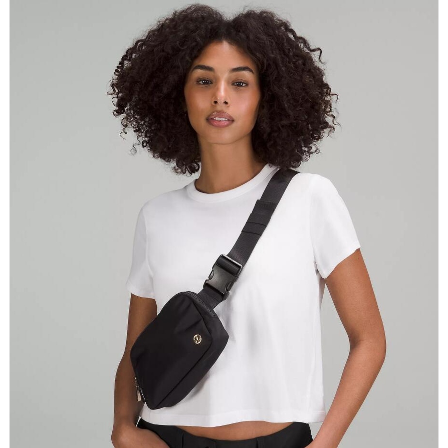 Lululemon-Athletica-Everywhere