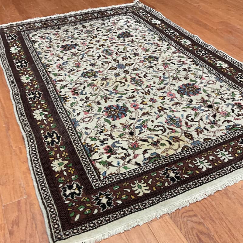 HERAT ORIENTAL Handmade Hereke Wool Rug - 4'5" x 5'8"