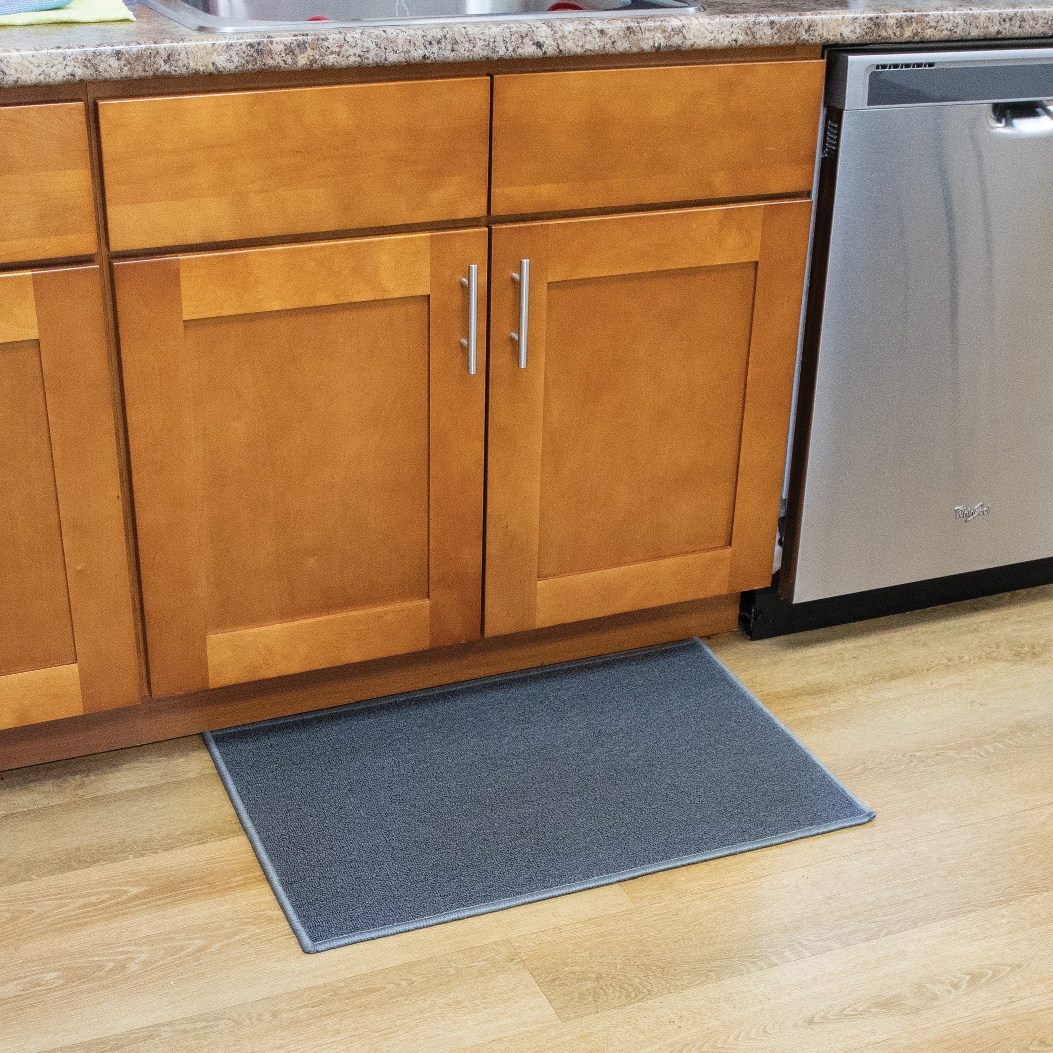 https://ak1.ostkcdn.com/images/products/is/images/direct/c32969a86eece5a7310411f4d86bf7a4b4836ff0/The-Sloppy-Chef-Solid-Skid-Resistant-Kitchen-Rug.jpg