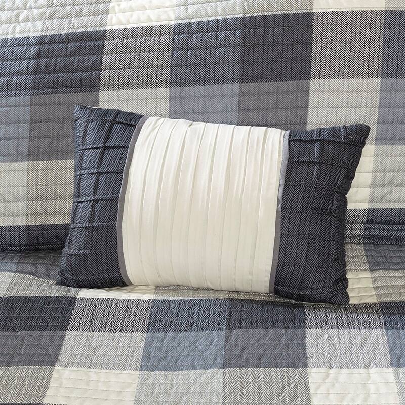 GDF Studio - Ridge Printed Herringbone Reversible Quilt Set with Throw Pillows